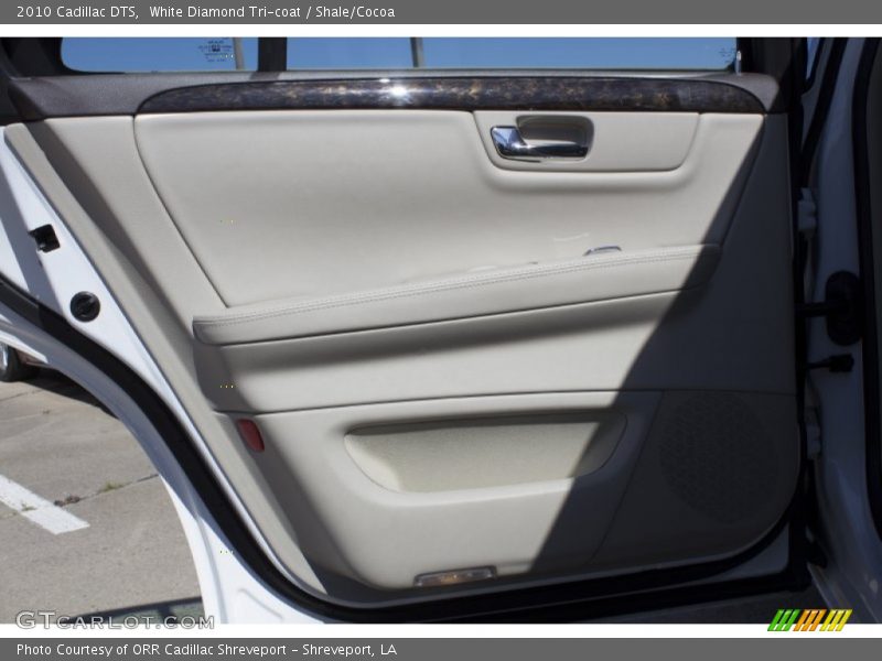White Diamond Tri-coat / Shale/Cocoa 2010 Cadillac DTS