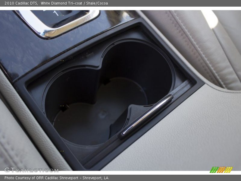 White Diamond Tri-coat / Shale/Cocoa 2010 Cadillac DTS