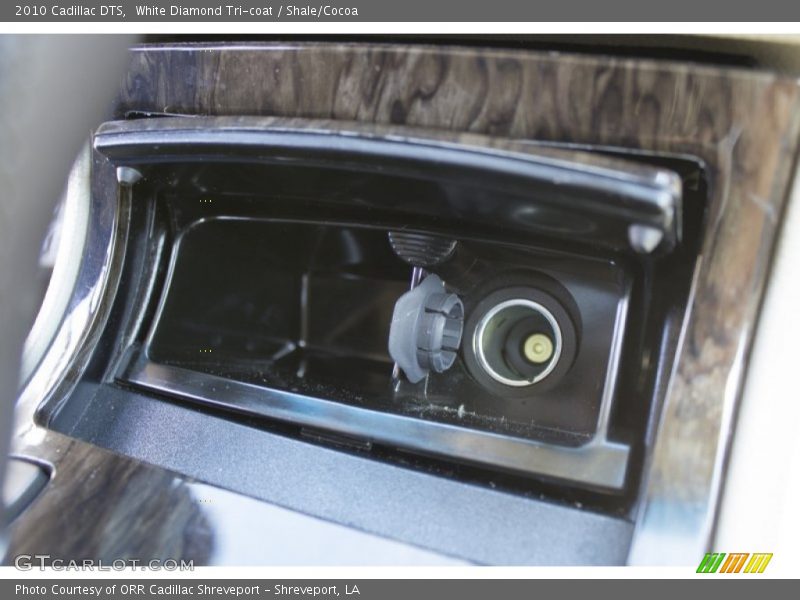 White Diamond Tri-coat / Shale/Cocoa 2010 Cadillac DTS