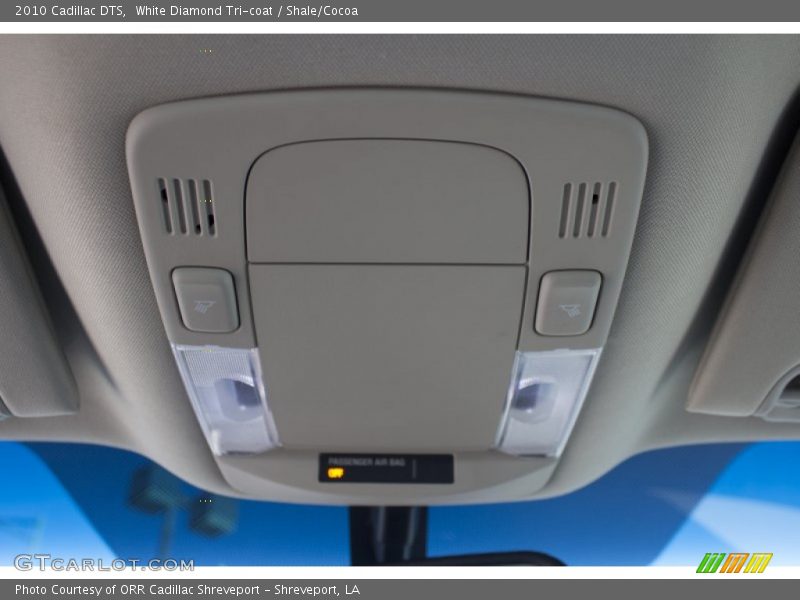 White Diamond Tri-coat / Shale/Cocoa 2010 Cadillac DTS