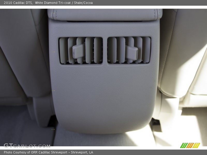 White Diamond Tri-coat / Shale/Cocoa 2010 Cadillac DTS