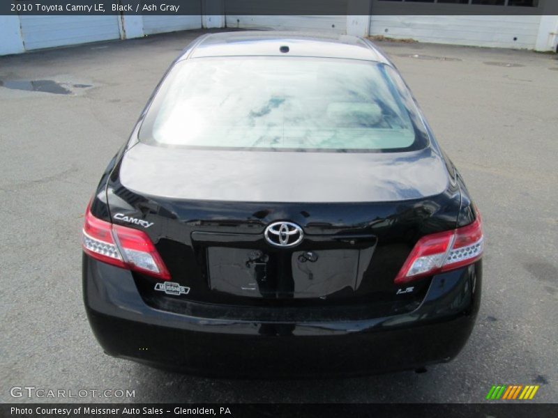Black / Ash Gray 2010 Toyota Camry LE