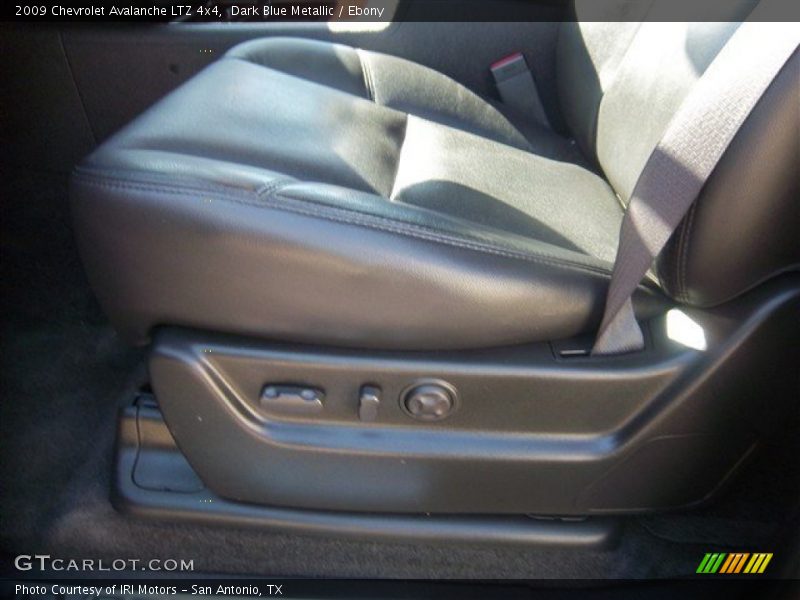 Dark Blue Metallic / Ebony 2009 Chevrolet Avalanche LTZ 4x4