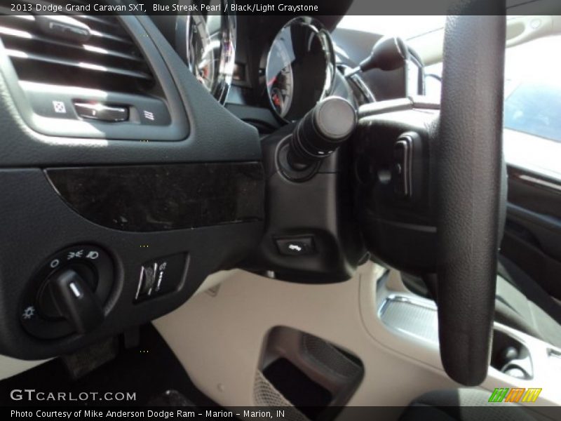 Blue Streak Pearl / Black/Light Graystone 2013 Dodge Grand Caravan SXT
