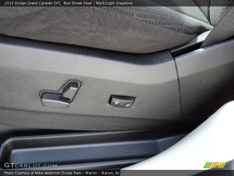 Blue Streak Pearl / Black/Light Graystone 2013 Dodge Grand Caravan SXT