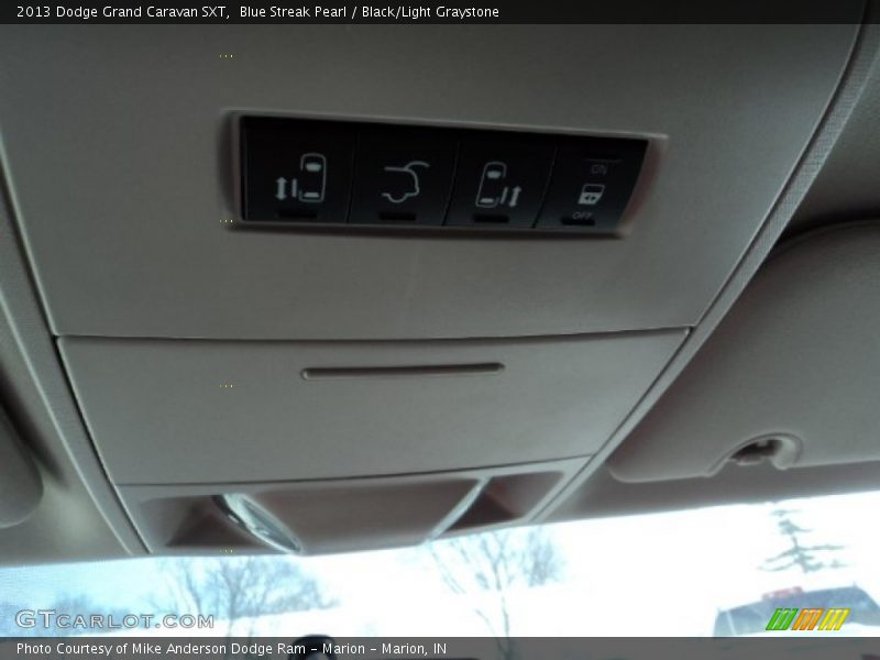 Blue Streak Pearl / Black/Light Graystone 2013 Dodge Grand Caravan SXT