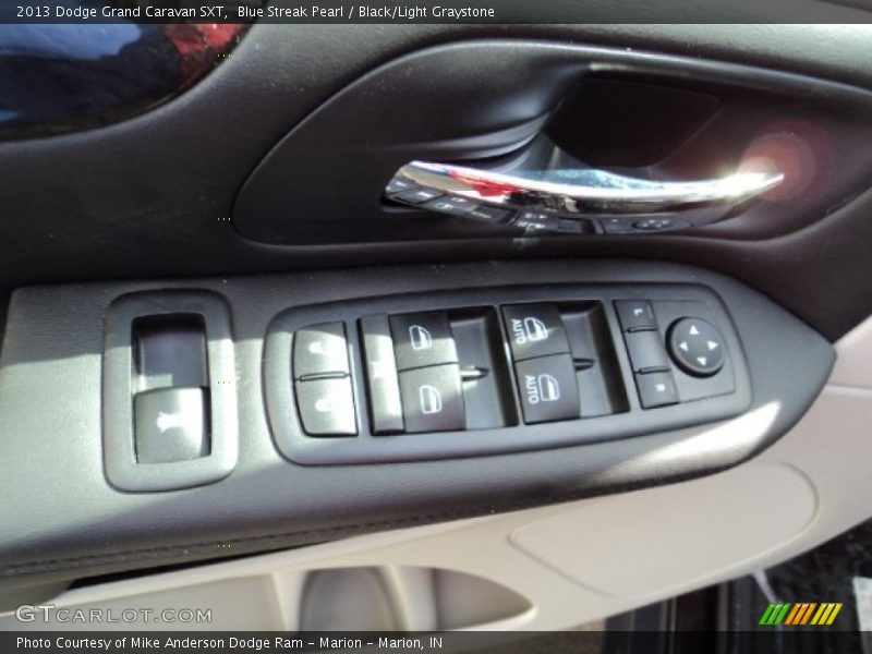 Blue Streak Pearl / Black/Light Graystone 2013 Dodge Grand Caravan SXT