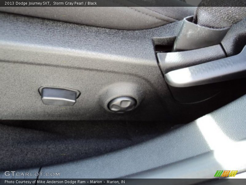 Storm Gray Pearl / Black 2013 Dodge Journey SXT