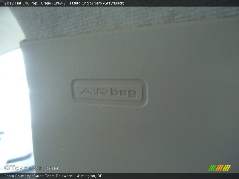 Grigio (Grey) / Tessuto Grigio/Nero (Grey/Black) 2012 Fiat 500 Pop