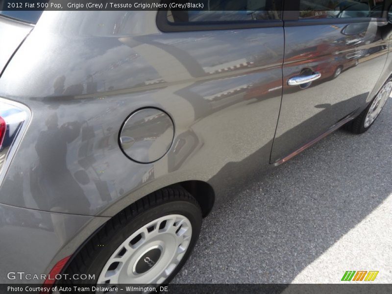 Grigio (Grey) / Tessuto Grigio/Nero (Grey/Black) 2012 Fiat 500 Pop