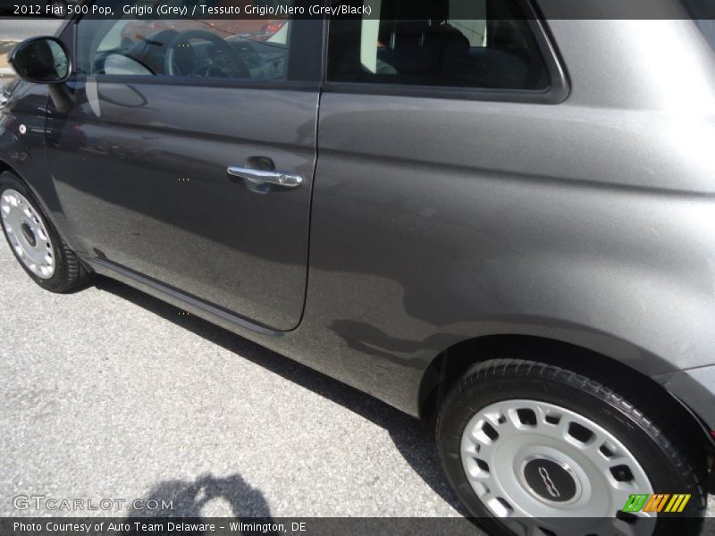 Grigio (Grey) / Tessuto Grigio/Nero (Grey/Black) 2012 Fiat 500 Pop
