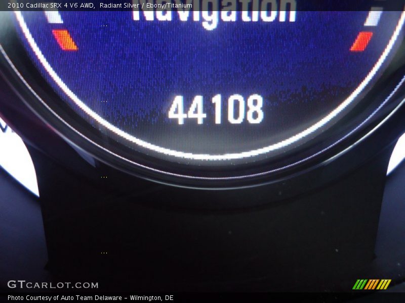 Radiant Silver / Ebony/Titanium 2010 Cadillac SRX 4 V6 AWD