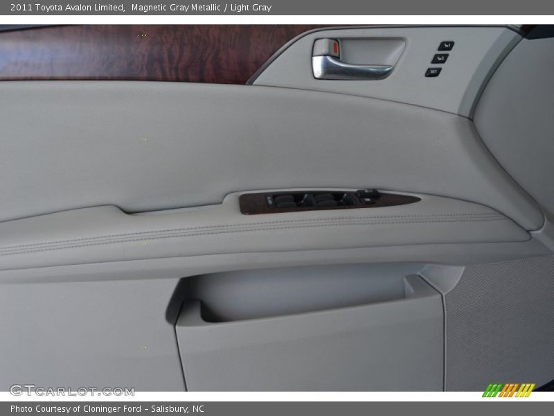 Magnetic Gray Metallic / Light Gray 2011 Toyota Avalon Limited