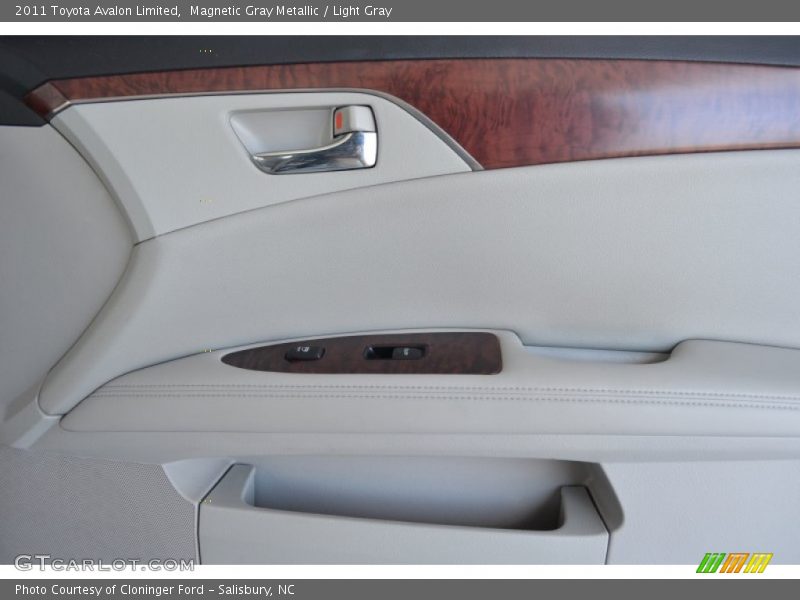 Magnetic Gray Metallic / Light Gray 2011 Toyota Avalon Limited