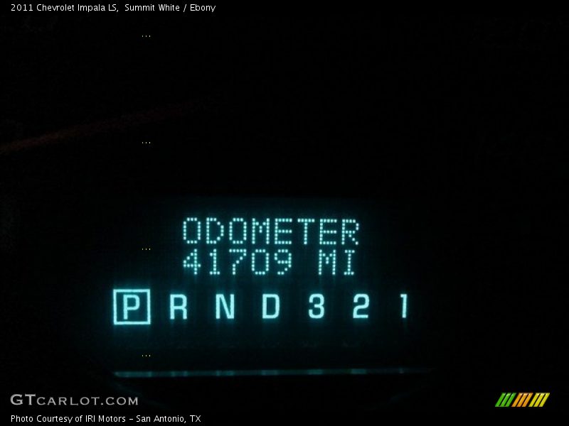 Summit White / Ebony 2011 Chevrolet Impala LS