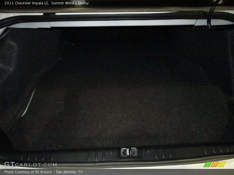 Summit White / Ebony 2011 Chevrolet Impala LS