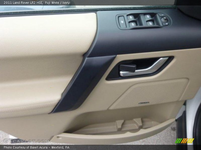 Fuji White / Ivory 2011 Land Rover LR2 HSE