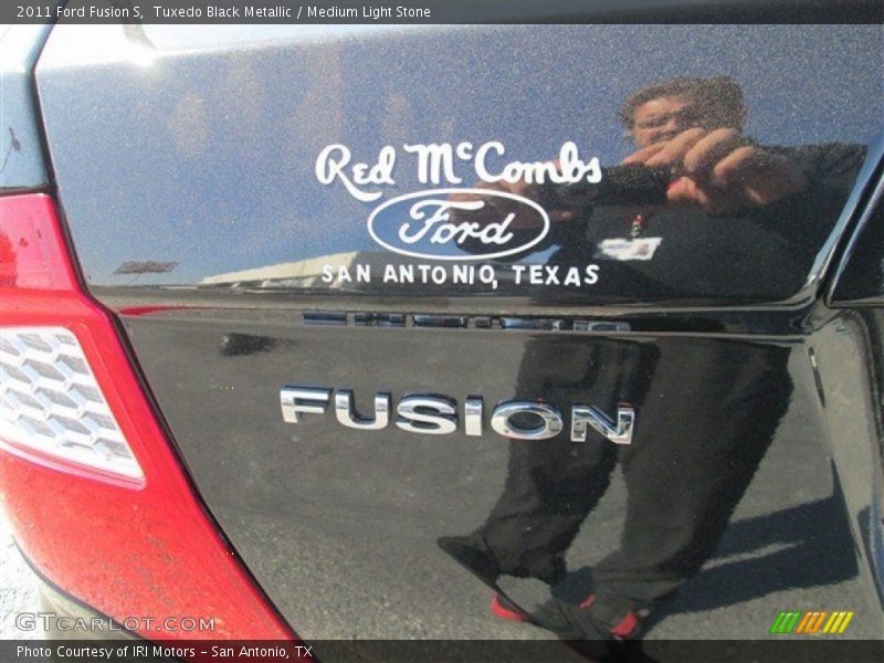 Tuxedo Black Metallic / Medium Light Stone 2011 Ford Fusion S