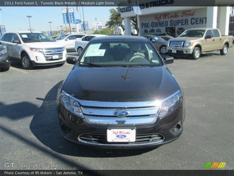 Tuxedo Black Metallic / Medium Light Stone 2011 Ford Fusion S