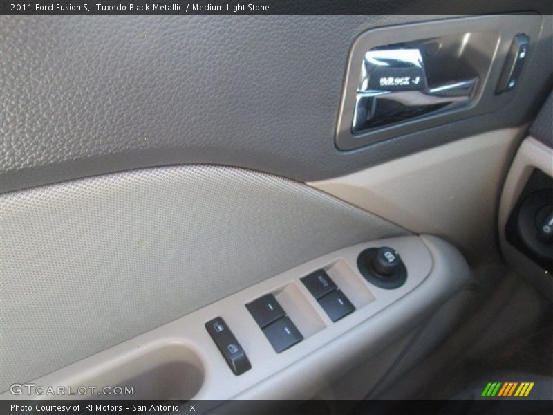 Tuxedo Black Metallic / Medium Light Stone 2011 Ford Fusion S