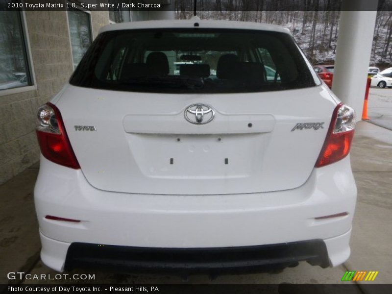 Super White / Dark Charcoal 2010 Toyota Matrix 1.8