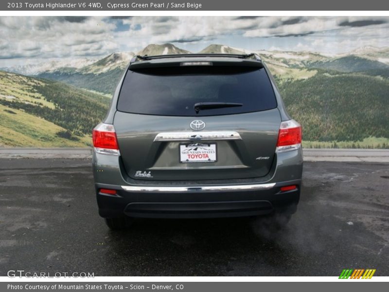 Cypress Green Pearl / Sand Beige 2013 Toyota Highlander V6 4WD