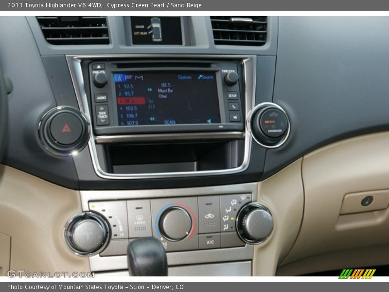 Cypress Green Pearl / Sand Beige 2013 Toyota Highlander V6 4WD