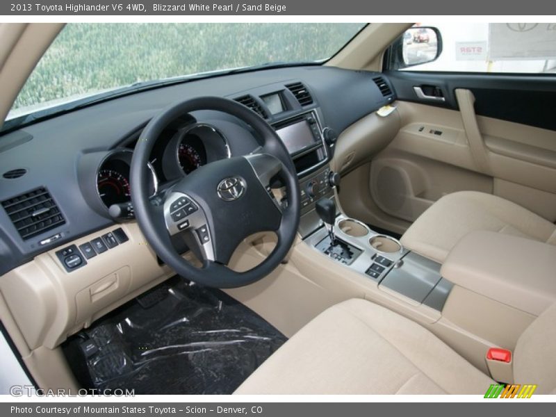 Blizzard White Pearl / Sand Beige 2013 Toyota Highlander V6 4WD