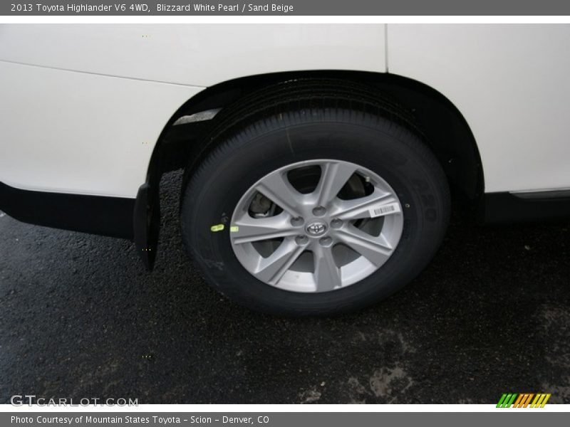 Blizzard White Pearl / Sand Beige 2013 Toyota Highlander V6 4WD