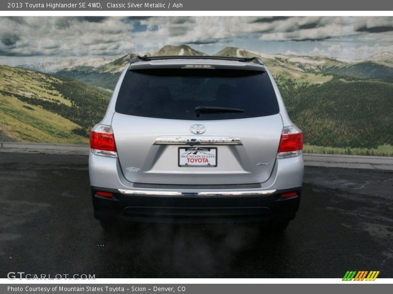 Classic Silver Metallic / Ash 2013 Toyota Highlander SE 4WD