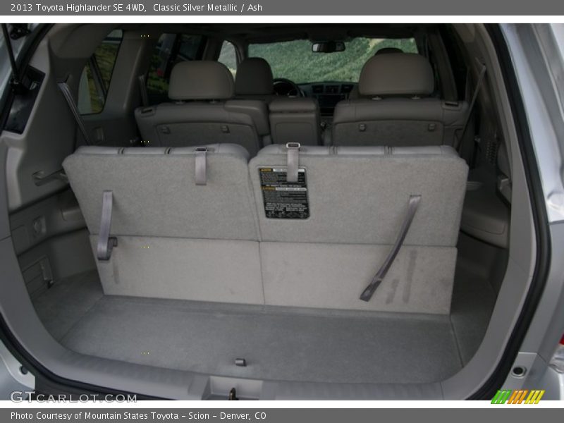 Classic Silver Metallic / Ash 2013 Toyota Highlander SE 4WD