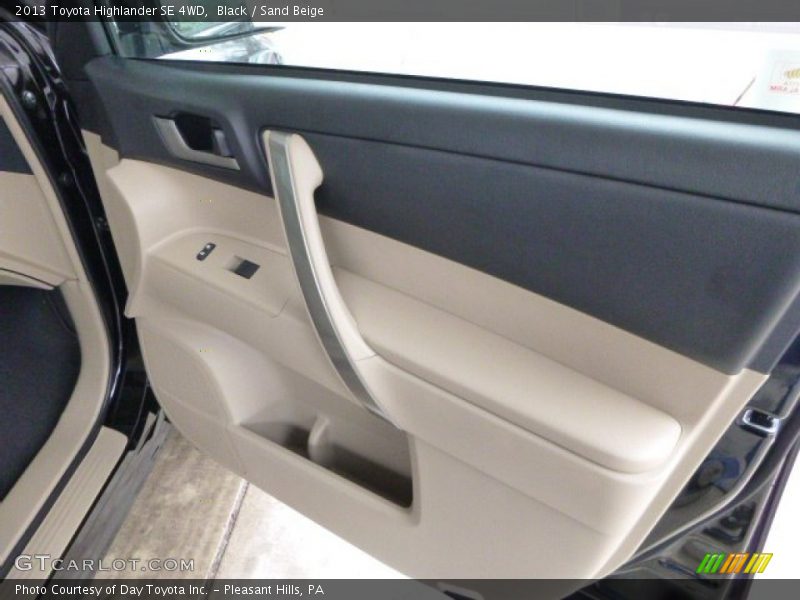 Black / Sand Beige 2013 Toyota Highlander SE 4WD