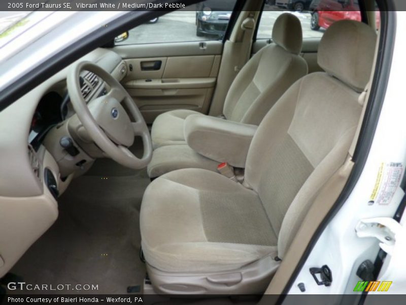 Vibrant White / Medium/Dark Pebble 2005 Ford Taurus SE