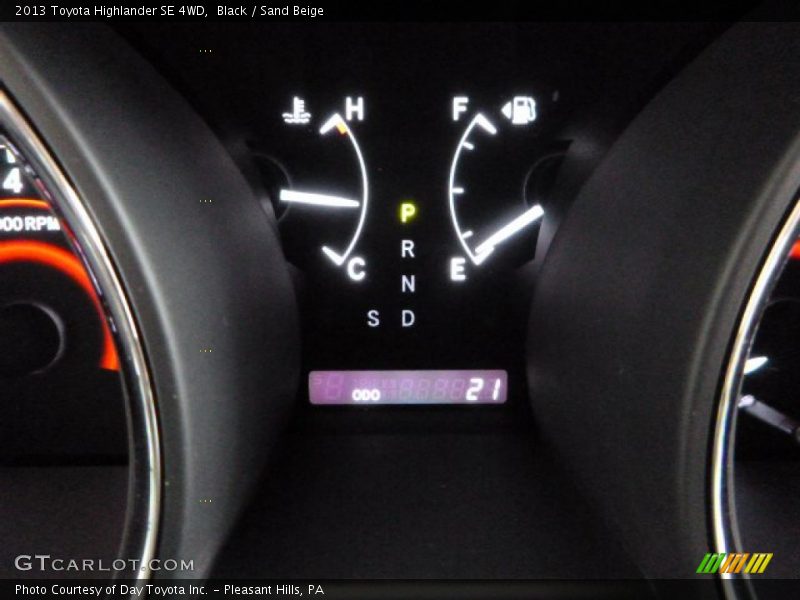 Black / Sand Beige 2013 Toyota Highlander SE 4WD
