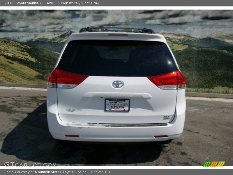 Super White / Light Gray 2013 Toyota Sienna XLE AWD