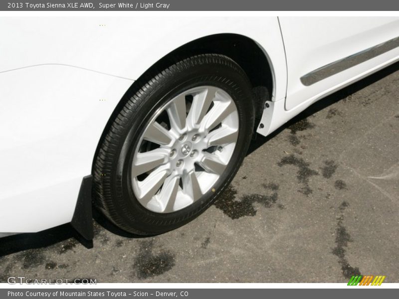 Super White / Light Gray 2013 Toyota Sienna XLE AWD
