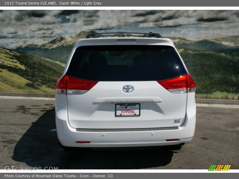 Super White / Light Gray 2013 Toyota Sienna XLE AWD