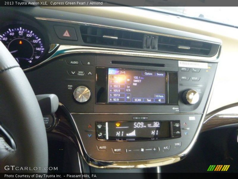 Cypress Green Pearl / Almond 2013 Toyota Avalon XLE