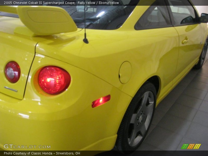 Rally Yellow / Ebony/Yellow 2005 Chevrolet Cobalt SS Supercharged Coupe