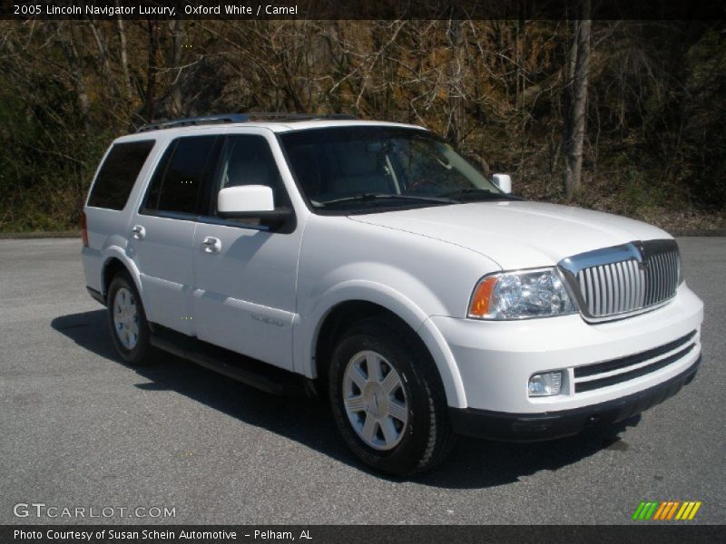 Oxford White / Camel 2005 Lincoln Navigator Luxury