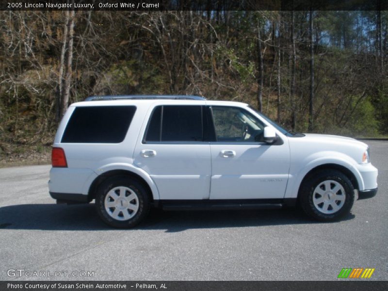 Oxford White / Camel 2005 Lincoln Navigator Luxury