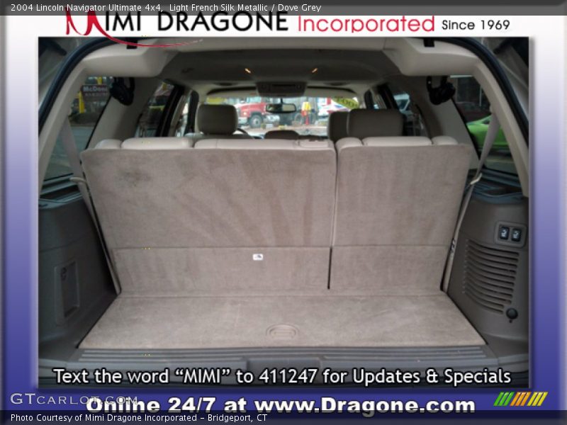 Light French Silk Metallic / Dove Grey 2004 Lincoln Navigator Ultimate 4x4