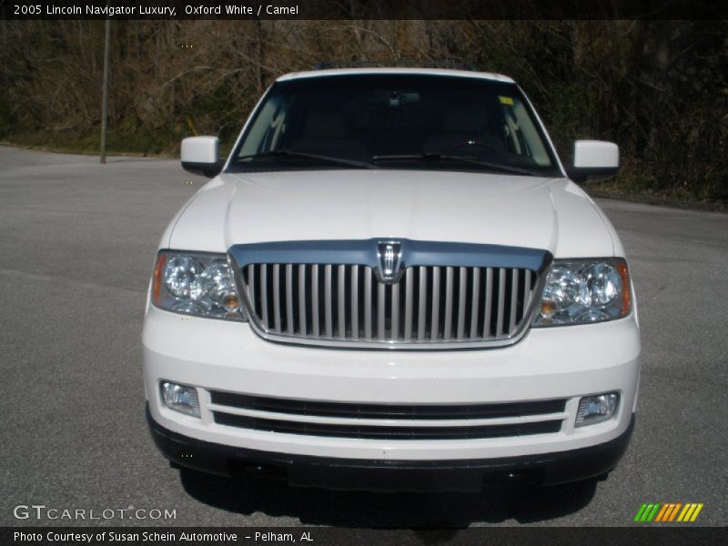 Oxford White / Camel 2005 Lincoln Navigator Luxury