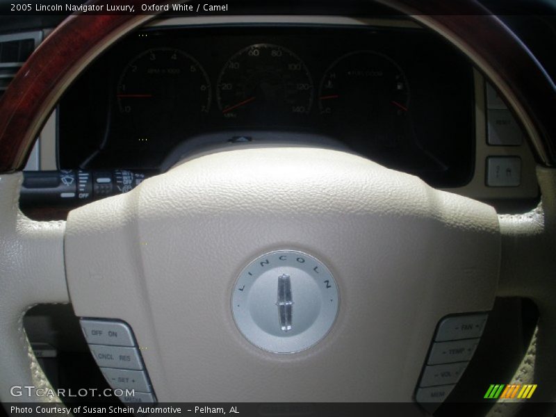 Oxford White / Camel 2005 Lincoln Navigator Luxury