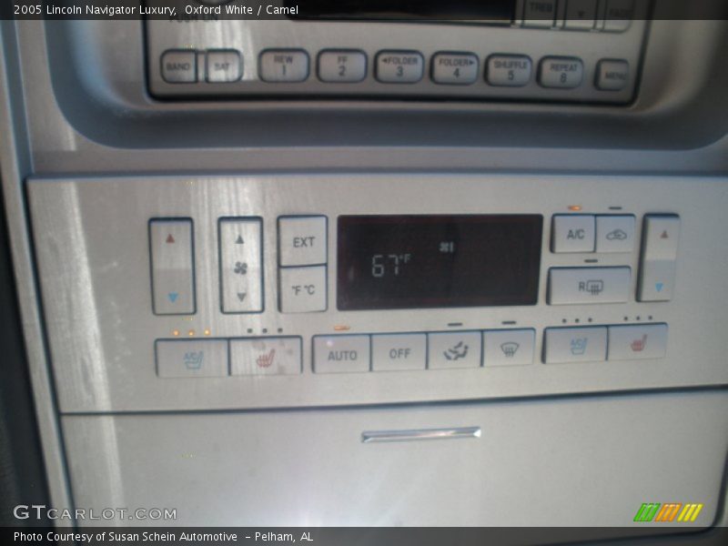 Oxford White / Camel 2005 Lincoln Navigator Luxury
