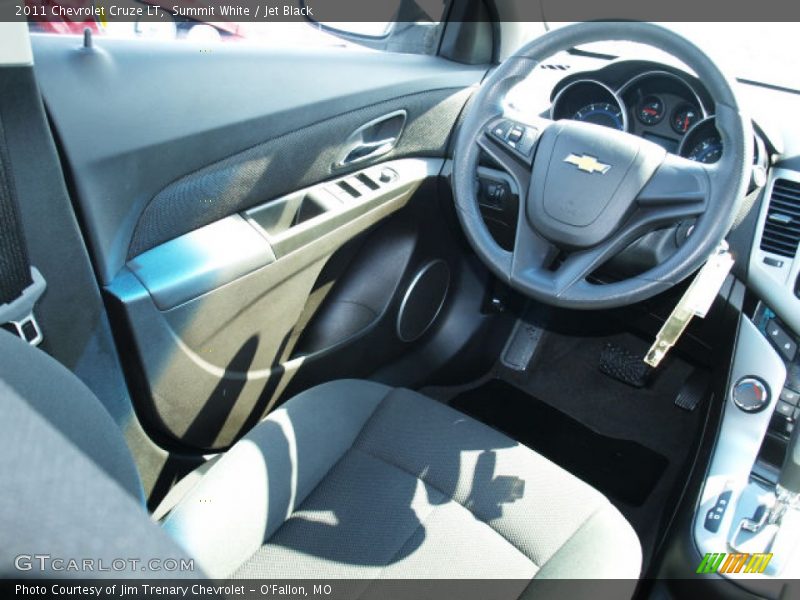 Summit White / Jet Black 2011 Chevrolet Cruze LT