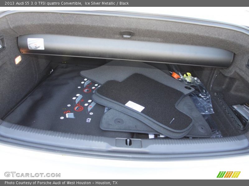  2013 S5 3.0 TFSI quattro Convertible Trunk