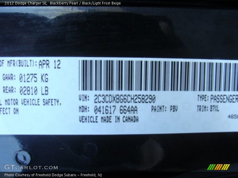 Blackberry Pearl / Black/Light Frost Beige 2012 Dodge Charger SE