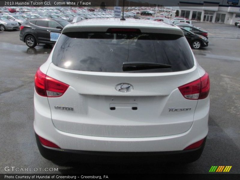 Cotton White / Taupe 2013 Hyundai Tucson GLS