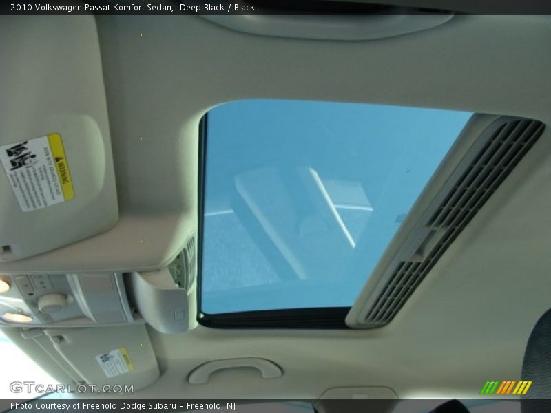 Deep Black / Black 2010 Volkswagen Passat Komfort Sedan